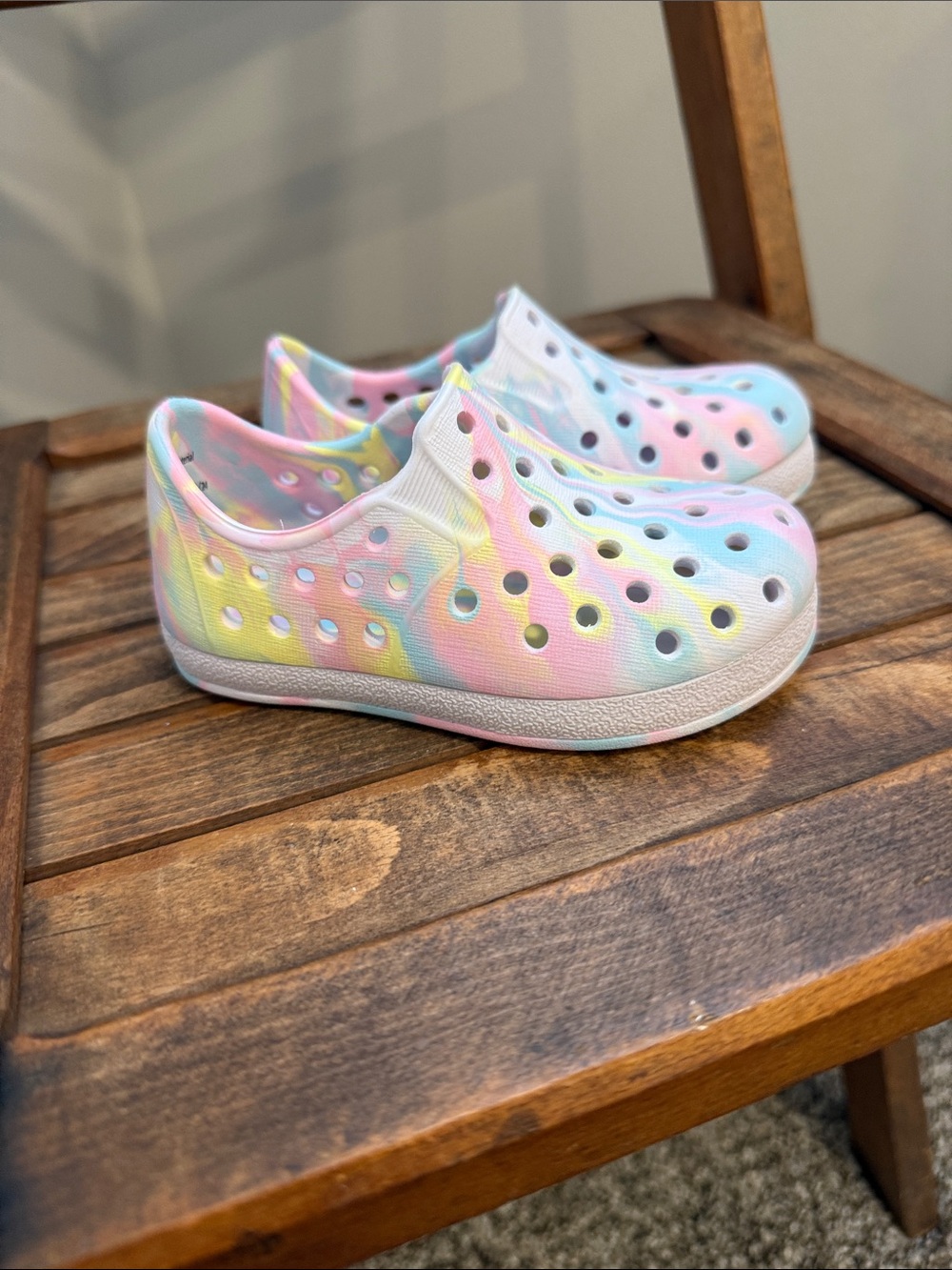 Cat & Jack Pastel Tie-Dye Slip-On Water Shoes - Pink, Blue, Yellow Size 5 New - Picture 4 of 7